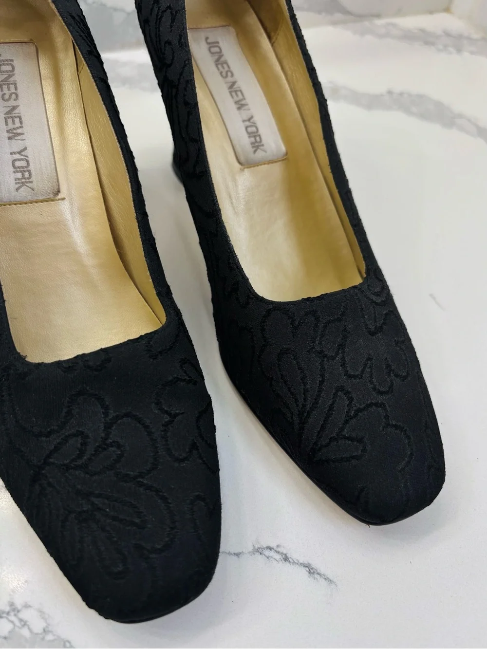 Vintage Jones New York Women’s 9.5M Black Floral Fabric 3” Block Heels